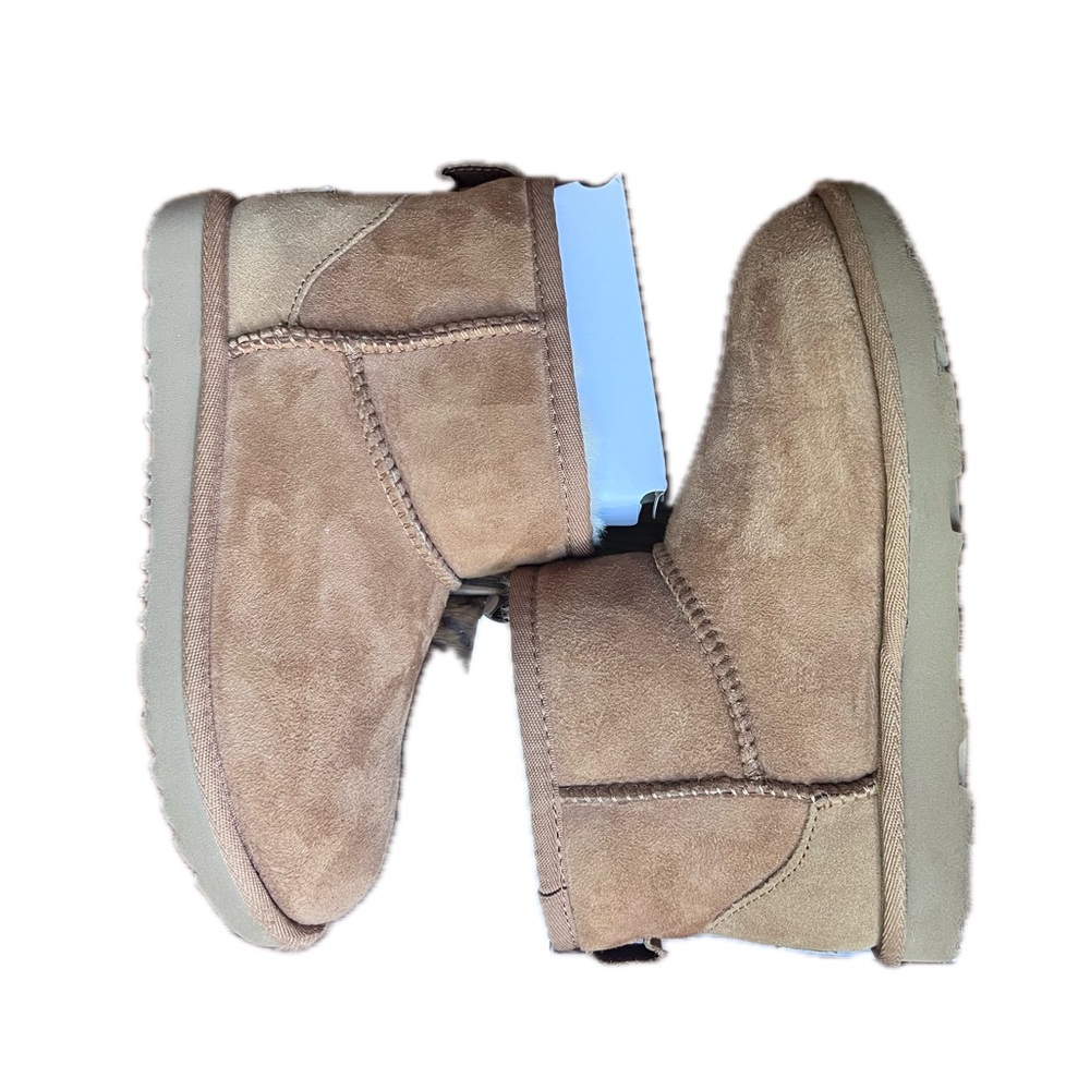 UGG Kids Chestnut Mini Boot - Picture 5 of 6